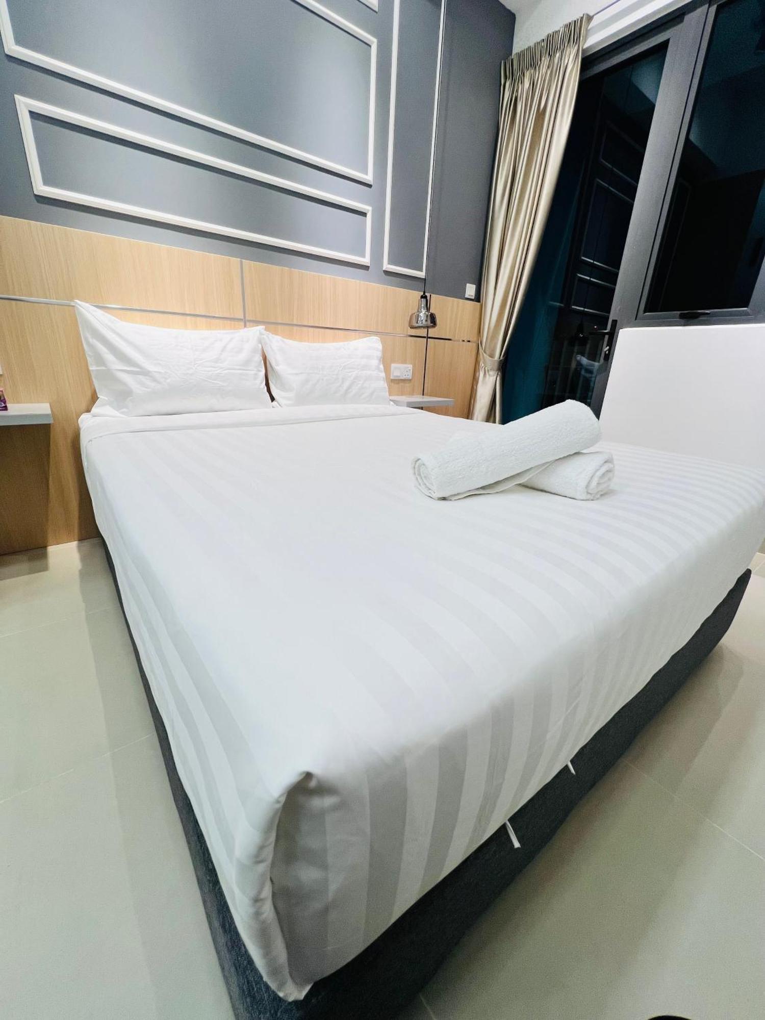 Colony Suites Klcc By Hibernate Kuala Lumpur Exterior photo